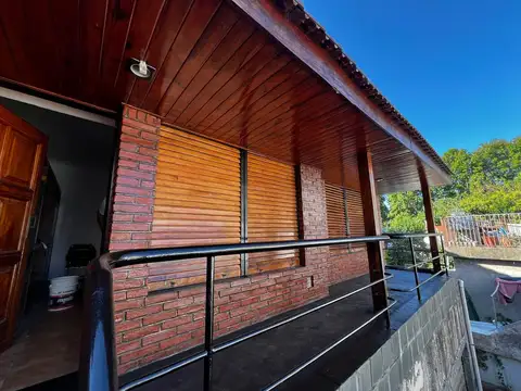 BARBARO FARIAS ALQUILA PH 2 AMB. EN 1° PISO POR ESCALERA.