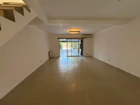 Depto Tipo Casa 4 ambientes con 2 baños