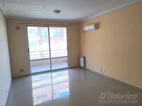 Departamento en Alquiler en Parque Chacabuco, $ 750.000