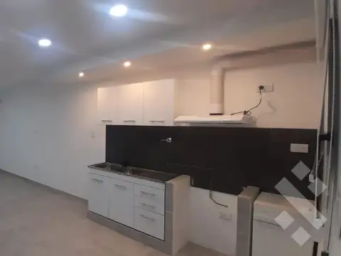Casa en Alquiler con 1 cochera