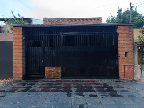 PH tipo casa en Villa Ballester 4 ambientes entrada independiente