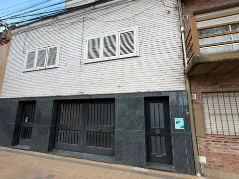 Se vende casa céntrica, 3 dorm.+cochera. - VT