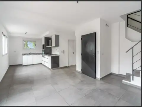 Depto Tipo Casa en Venta en Monte Castro, USD 180.000
