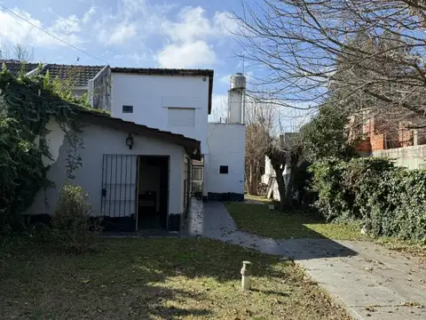 Casa en Venta en de Vicenzo. Súper Oportunidad en Excelente Ubicación!