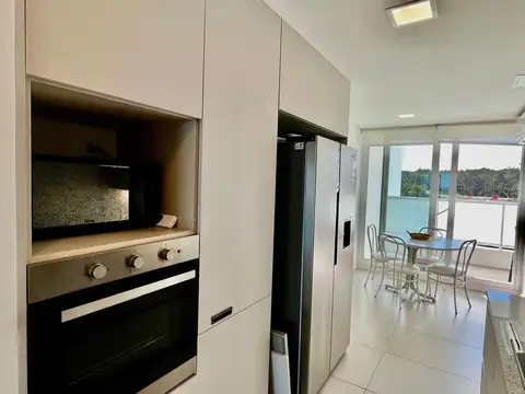 Departamento 6 ambientes con 4 baños