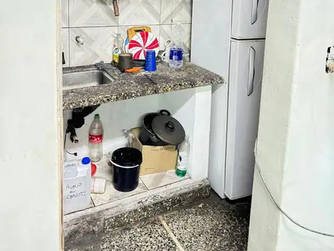 Local comercial de 375m2 en Av Hipolito Yrigoyen 777 - Quilmes centro