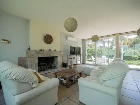 VENTA CASA 4 AMB BARRIO CERRADO PILAR APTOCREDITO PILETA