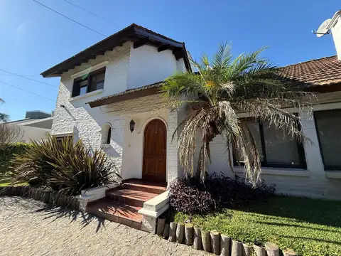 Casa en VENTA Y ALQUILER 5 AMB en C.C.Champagnat