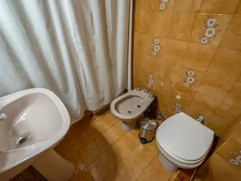 Oficina 2 ambientes con 1 baño