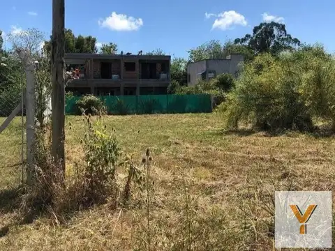 Terreno en Venta 27  mts Fondo