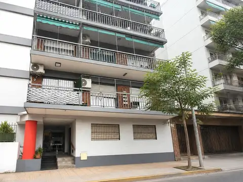 DEPTO 3 AMB CON DEPENDENCIA EN VENTA - FLORESTA NORTE
