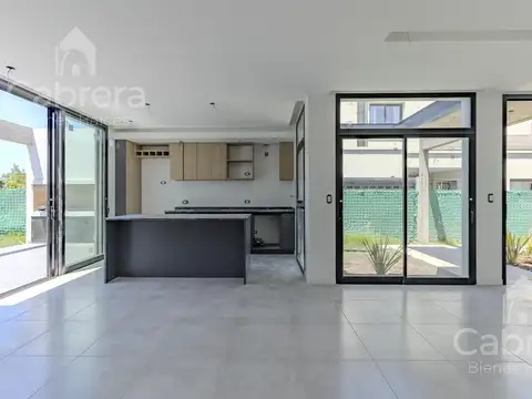 Casa 5 ambientes con 2 baños