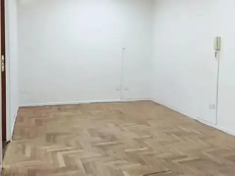 Oficina 3 ambientes con 1 baño
