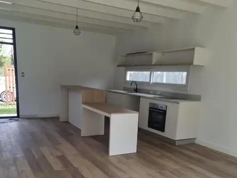 Casa 3 ambientes con 2 baños