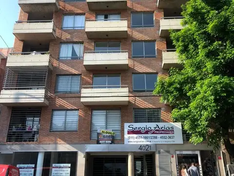 Excelente Cochera Fija Semicubierta a Estrenar  Muy Buena Ubicación Triunvirato 4021