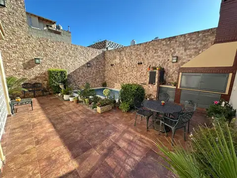 Casa en Venta en Liniers, USD 465.000