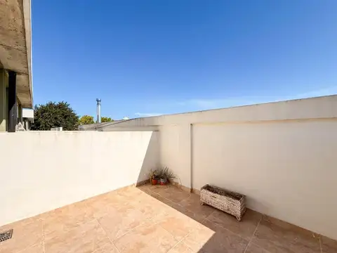 CASA TRIPLEX EN VENTA LOS HORNOS 2 DORMITORIOS