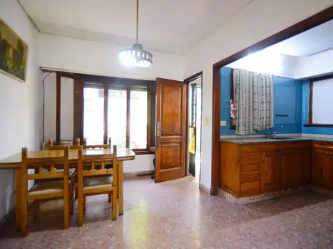Casa de 3 amb con local, cochera y terraza