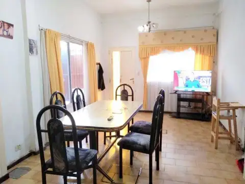 Casa 7 ambientes con 5 baños