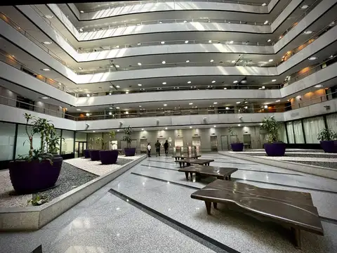 manuela saenz, Puerto Madero  al 300