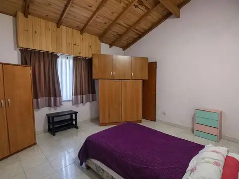 Oportunidad Casa 4 ambientes con garage y parque
