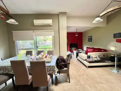 Casa en Venta en Castelar, USD 190.000
