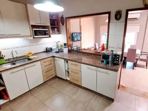 Casa 5 ambientes con 2 baños