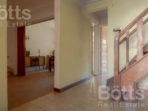 Casa 5 ambientes con 2 baños
