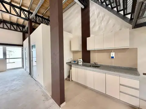 Local en Venta en Luis Agote, USD 320.000