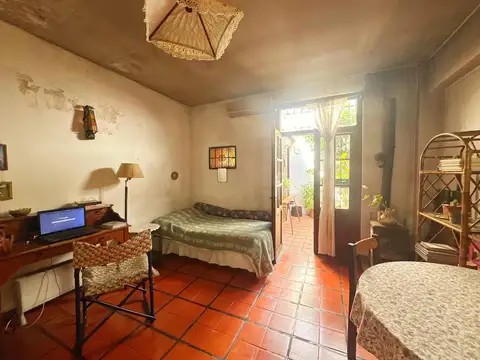 Casa 2 ambientes con 1 baño