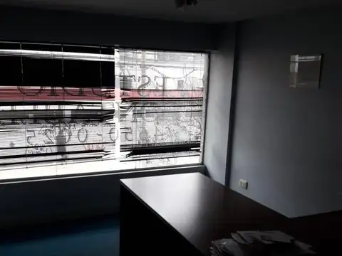 Oficina venta con doble cochera