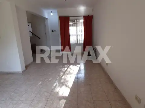 Depto Tipo Casa en Alquiler de 3 ambientes
