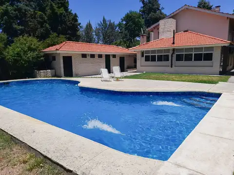 Casa 5 ambientes con 3 baños