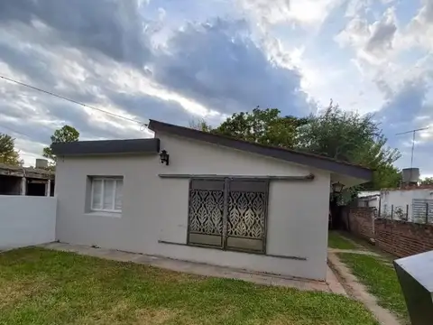 "Casa y departamento en  Bialet Massé Centro"