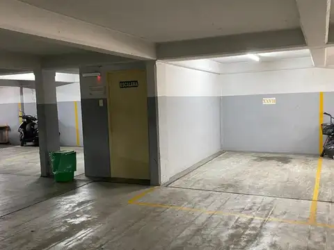 ALQUILER DE COCHERA FIJA P/ AUTO EN SAN TELMO