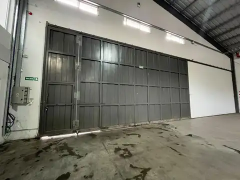 Alquiler de Galpón de 1.200 mts2 con Doble Ingreso  en Fisherton-Rosario