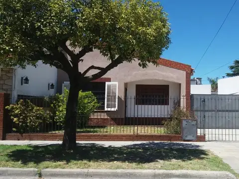 XINTEL(MBA-MBA-228) Casa - Venta - Argentina, Quilmes - IRALA SUR 3058
