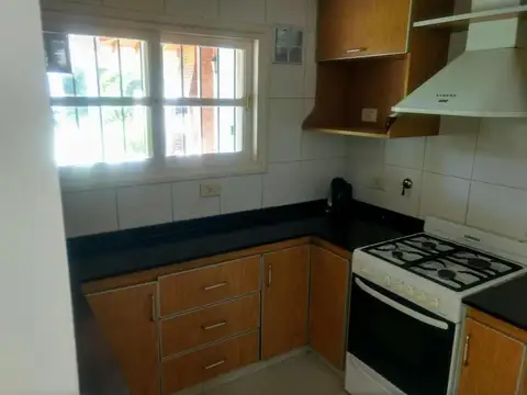 Casa 10 ambientes con 4 baños