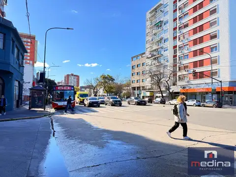 Local en Alquiler en Martínez, USD 4.999