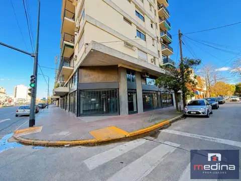 Alquiler Local Comercial En Esquina 354m² - Av. Santa Fe, Martínez