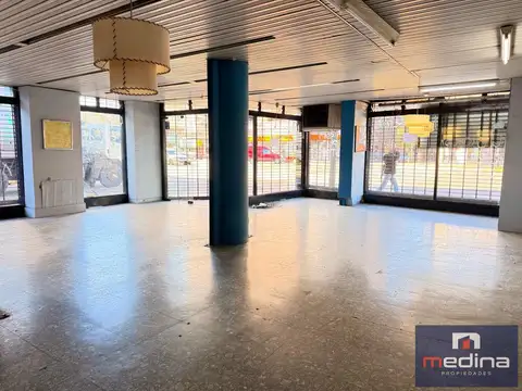 Alquiler Local Comercial En Esquina 354m² - Av. Santa Fe, Martínez