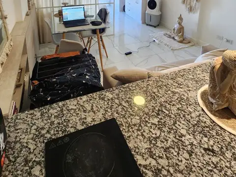 Hipólito Yrigoyen 1300, Piso 8
