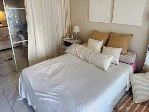 Hipólito Yrigoyen 1300, Piso 8