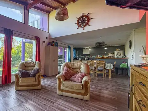 Venta casa 5 ambientes en Pl san carlos 4c del mar