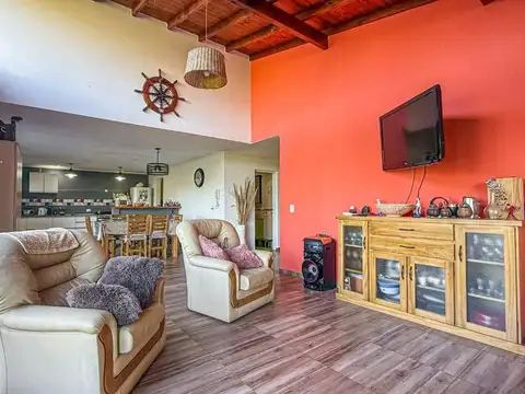 Casa en Venta con 1 cochera