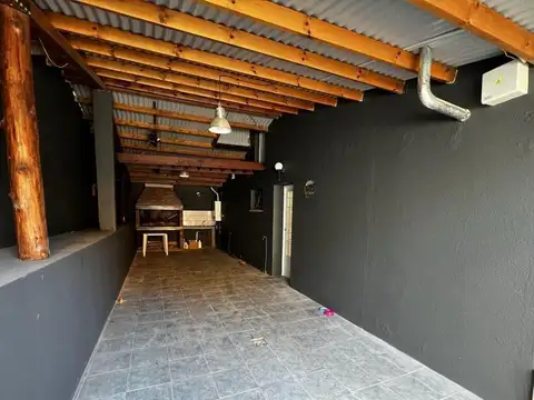 Casa 3 ambientes con 2 baños