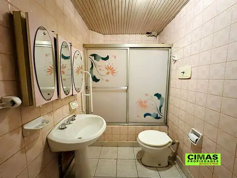 Venta Casa 5 ambientes con cochera