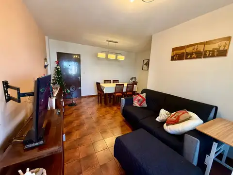 Pje Curuzu Cuatia 2400, Piso 13