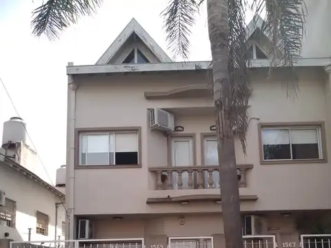 En Venta en Martin Coronado, Espectacular Triplex de 4 Ambientes 2 Baños, en Planta Baja Cochera Pro