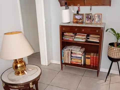PH EN VENTA DE 3 AMB CON  PATIO Y  A 1 CDRA DE ESTACIÓN